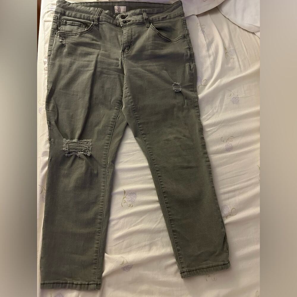 Juniors Distressed size 15 So brand green jeggings